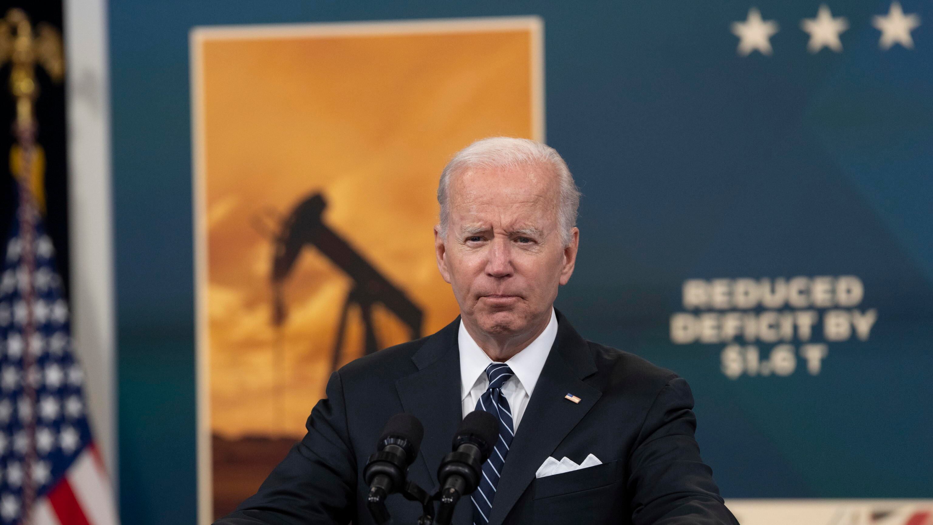 Biden si consola con la stretta sulle armi "Legge importante, salverà molte vite"