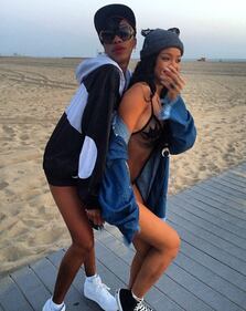 Rihanna, tutto fumo e marijuana 2