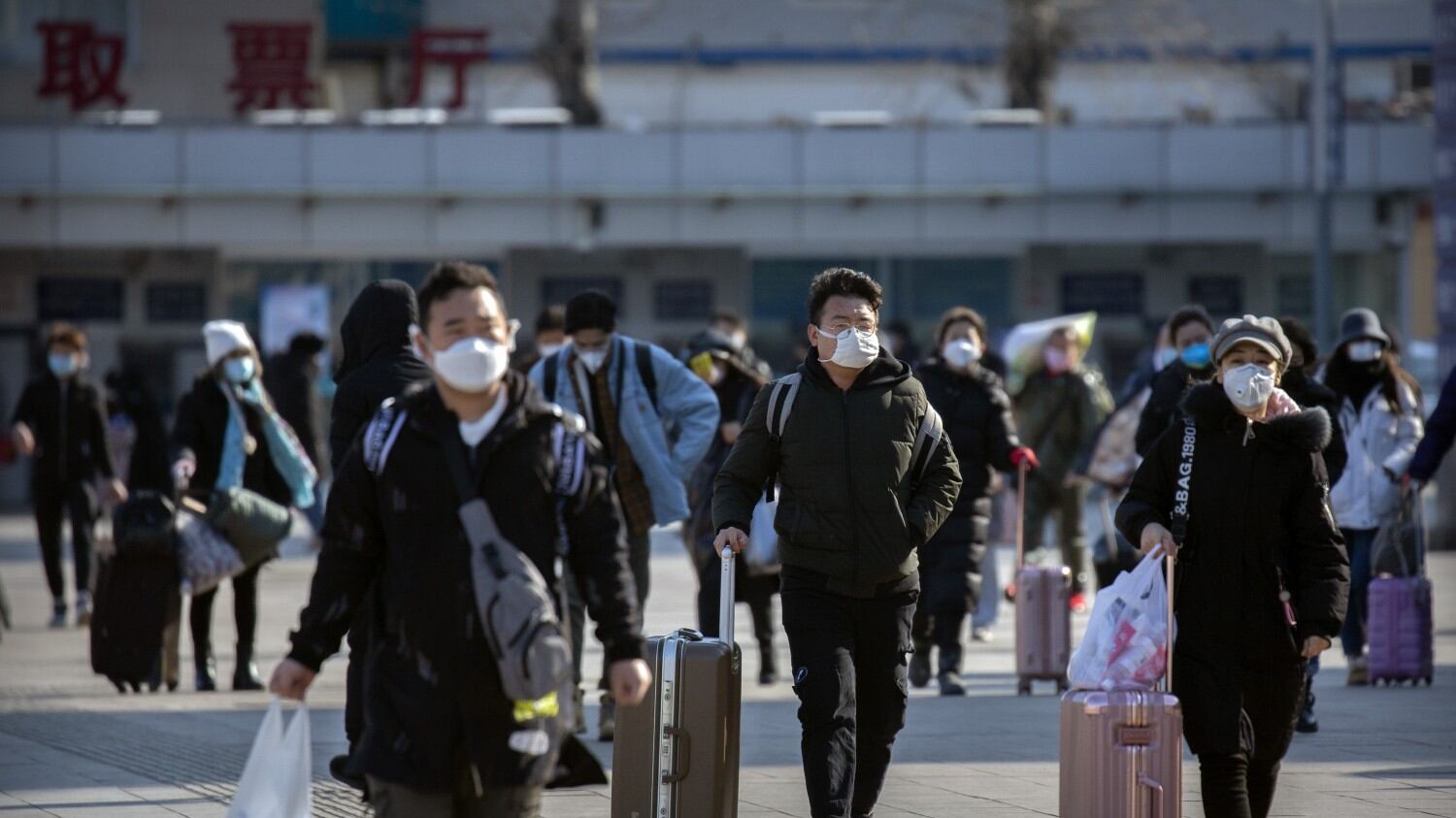 Cina, più guariti che nuovi casi Il virus fa (un po') meno paura