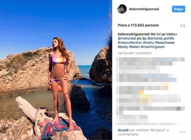 Belen Rodriguez mostra la farfalla 2