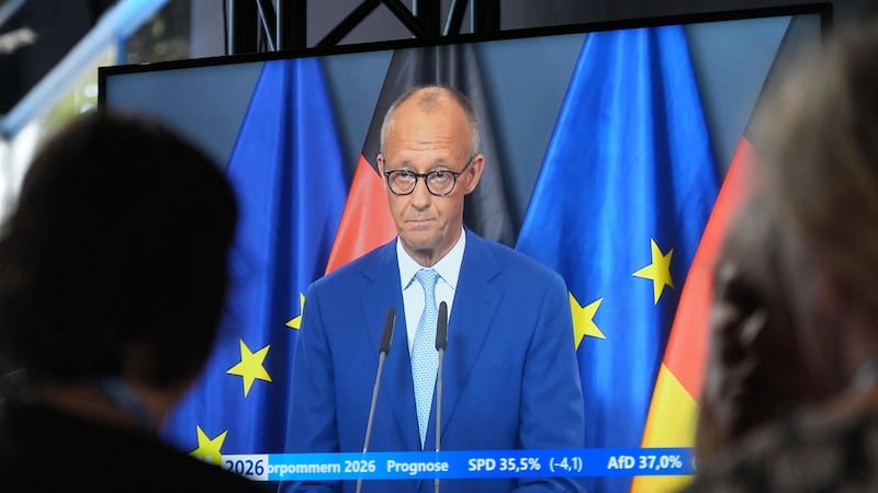 Germania, in Meclemburgo-Pomerania AfD in testa con il 38%, la sinistra radicale vince a Berlino. Merz ammette il “disastro” ma non si dimette