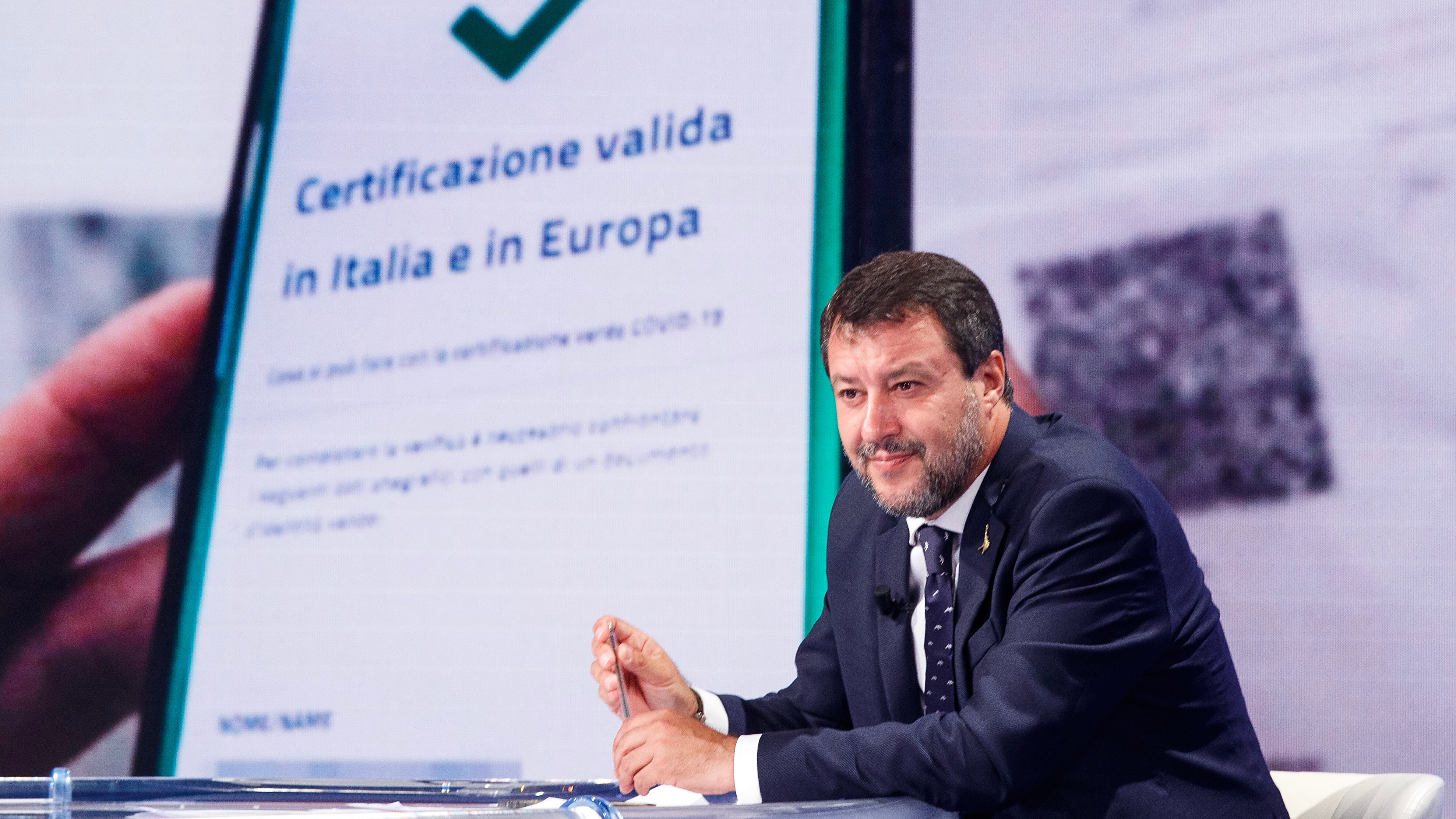 Green Pass, ok da 80 leghisti. Salvini: "Ora tagli a Rdc"
