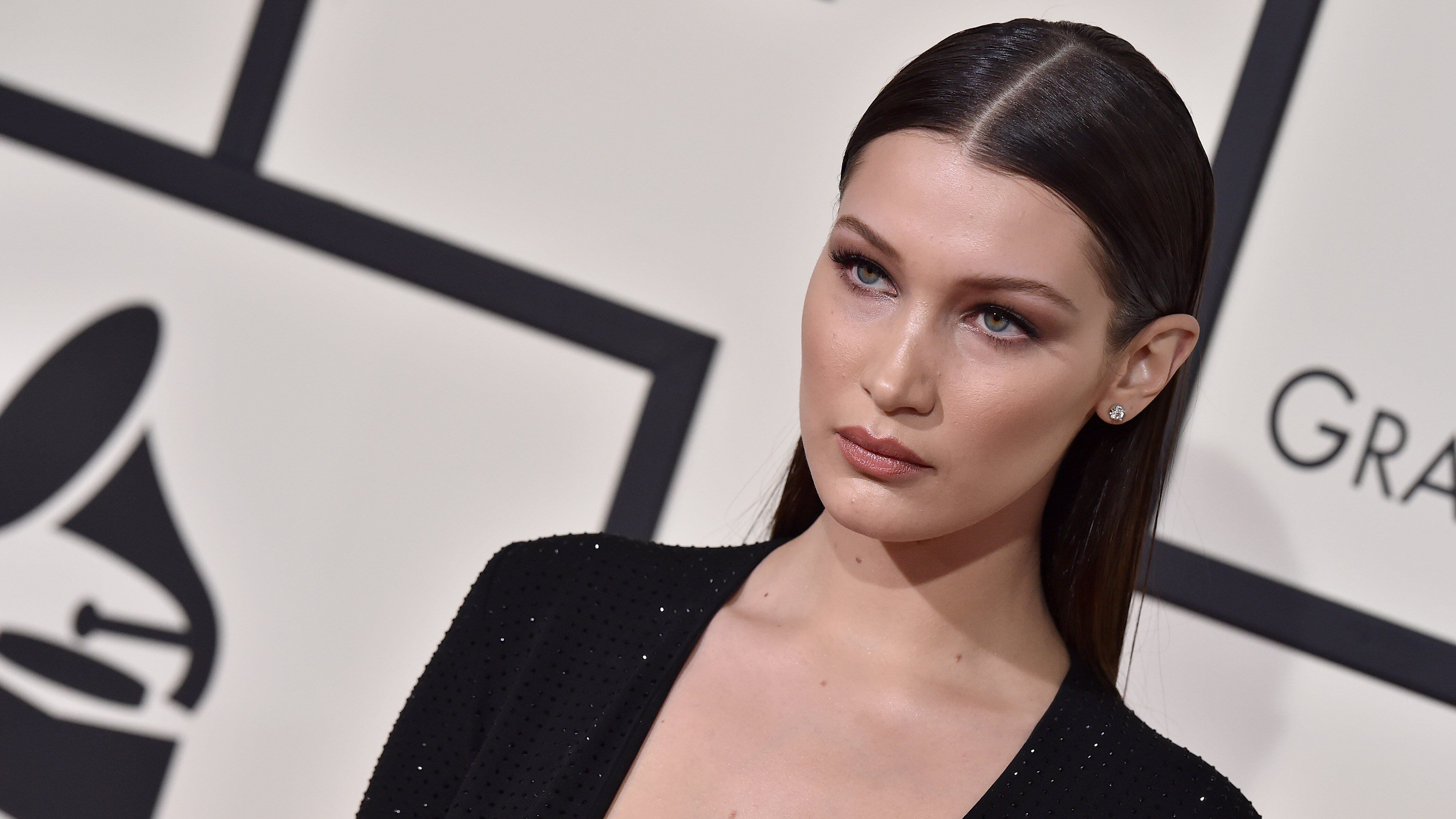 Bella (Hadid) e il segreto del suo successo: "Mi tingo. Ma non per distinguermi da Gigi"