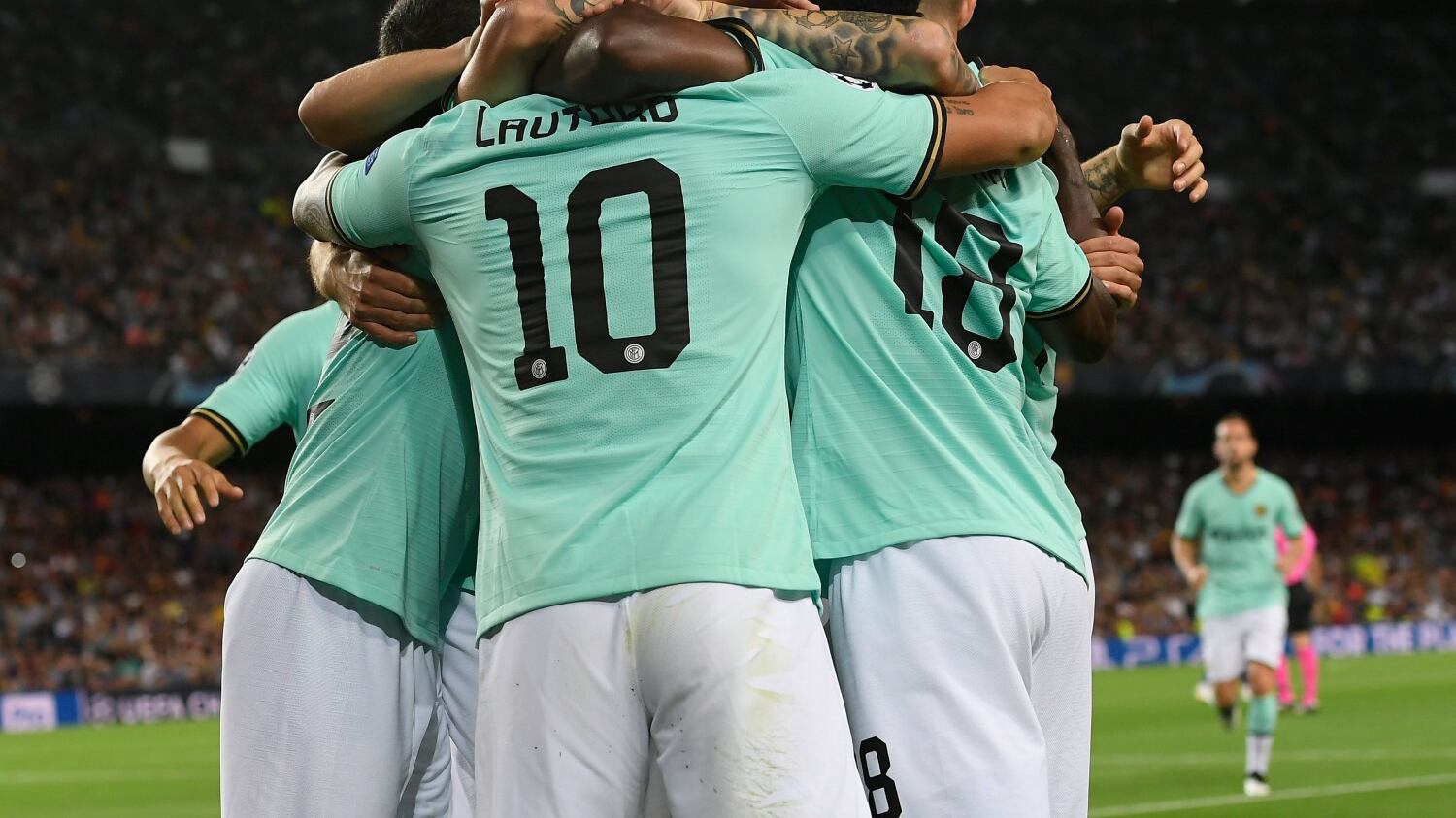 L'Inter incassa i complimenti di Messi: ma gli errori di Skomina restano