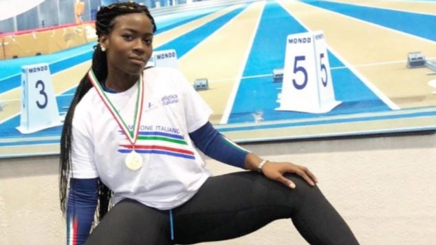 "Non sei italiana...". Ma il sindaco leghista difende difende l'atleta insultata