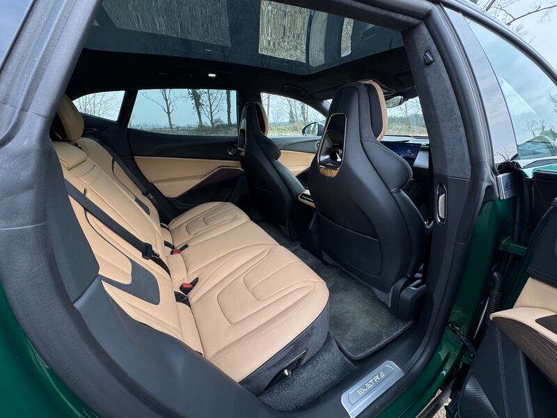 Lotus Eletre: guarda la gallery del nuovo suv elettrico anglo-cinese da 612 CV 12