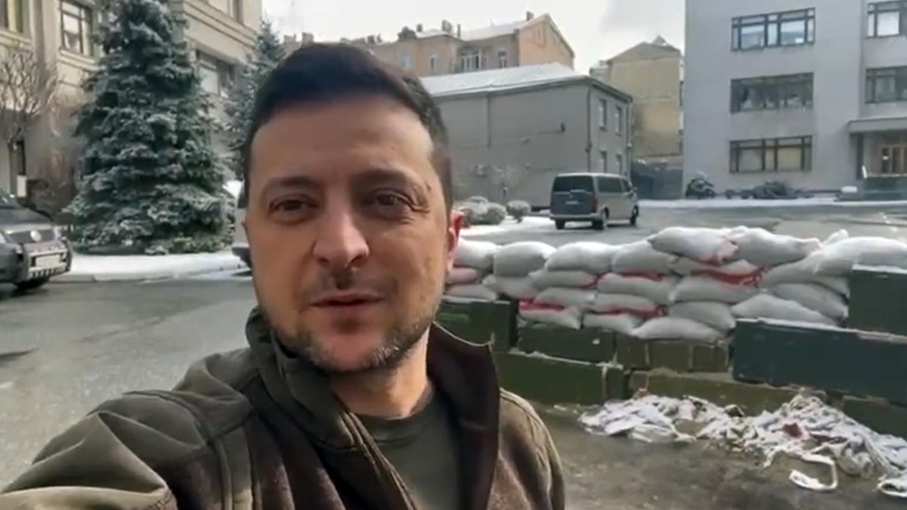 Difese anti-aeree da Londra e Usa. Ma Zelensky: "Chiudete i cieli"