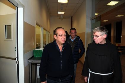 Vip e calciatori alla mensa dei poveri 9