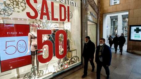 Al via i saldi estivi, quanto spenderanno gli italiani?