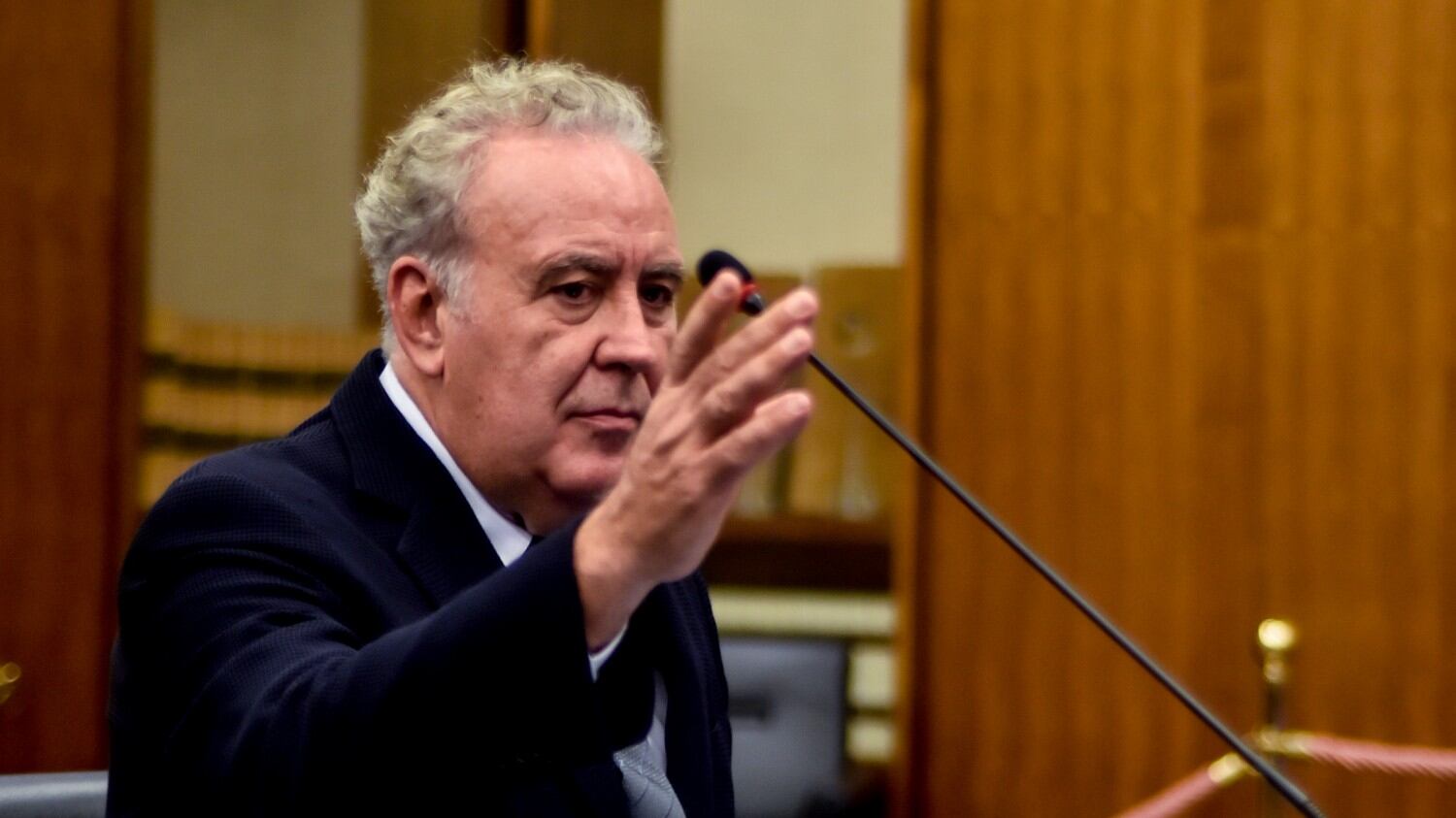 Santoro frigna ma tratta per il suo ritorno in Rai?