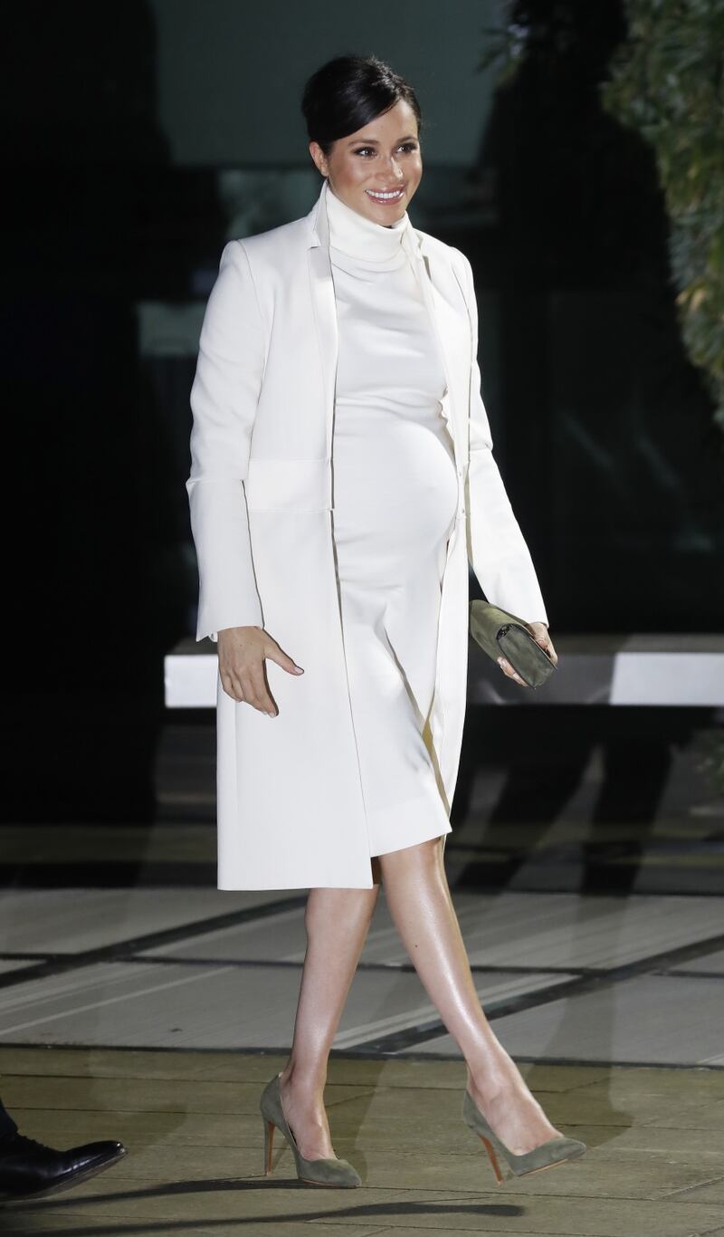 Meghan Markle chic in bianco: foto 9
