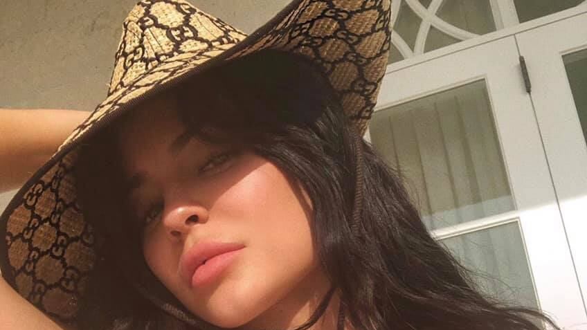Kylie Jenner manda in tilt i follower: lo scatto da urlo per Playboy