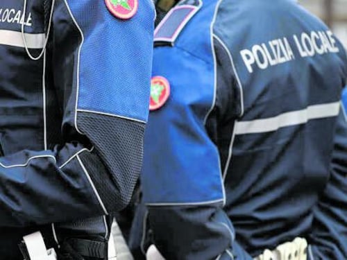 Rubano 1.450 euro a uno spacciatore. In manette 5 “ghisa”. “Una squadretta”
