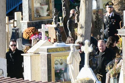 Riina sepolto al cimitero di Corleone 7