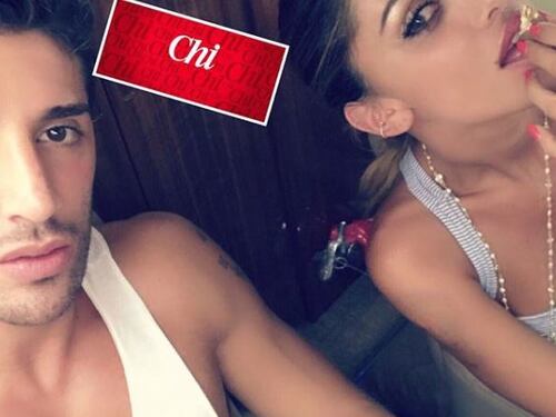 Iannone su Belen: "Mangiamo un brodino e alle dieci a nanna"