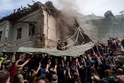 Raid di Mosca a Kiev: le immagini della distruzione 6