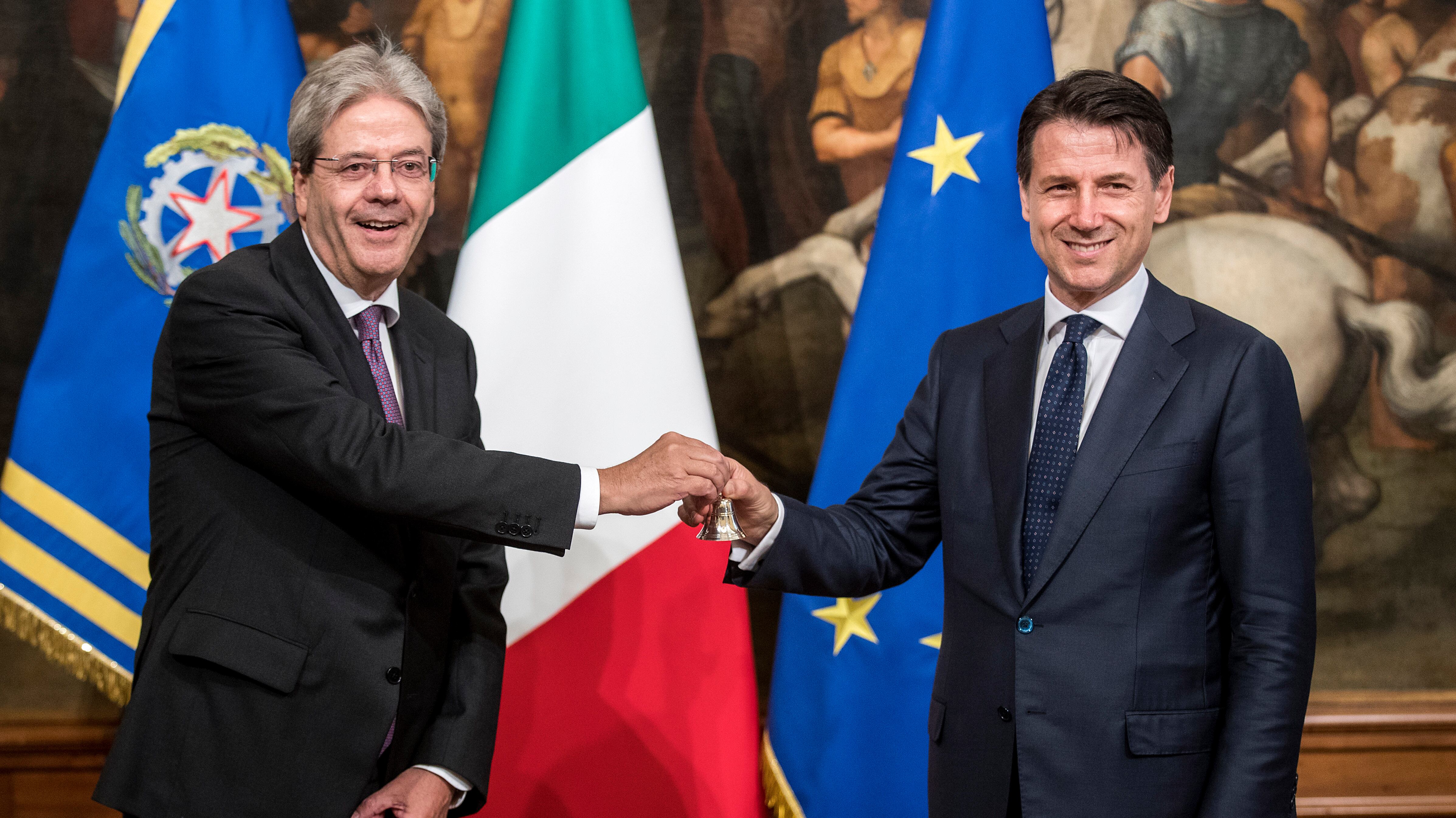 Gentiloni distrugge la favola di Conte sul Pnrr all'Italia: "Decise l'algoritmo"