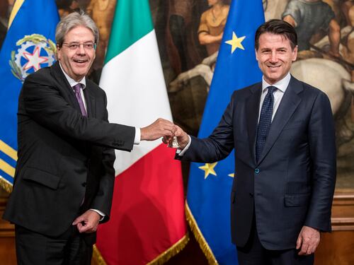 Gentiloni distrugge la favola di Conte sul Pnrr all'Italia: "Decise l'algoritmo"