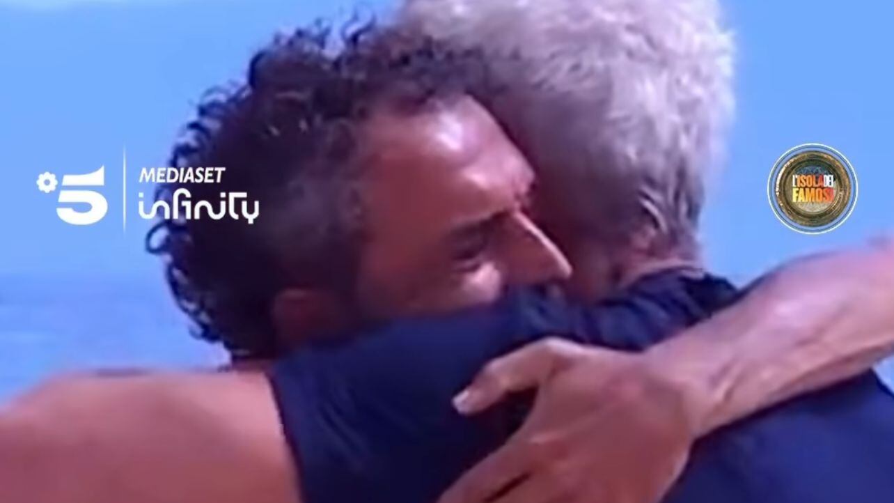 “L’autosantificazione” di Dino e Omar, la (non) eliminazione di Mario Adinolfi: le pagelle dell'Isola dei Famosi