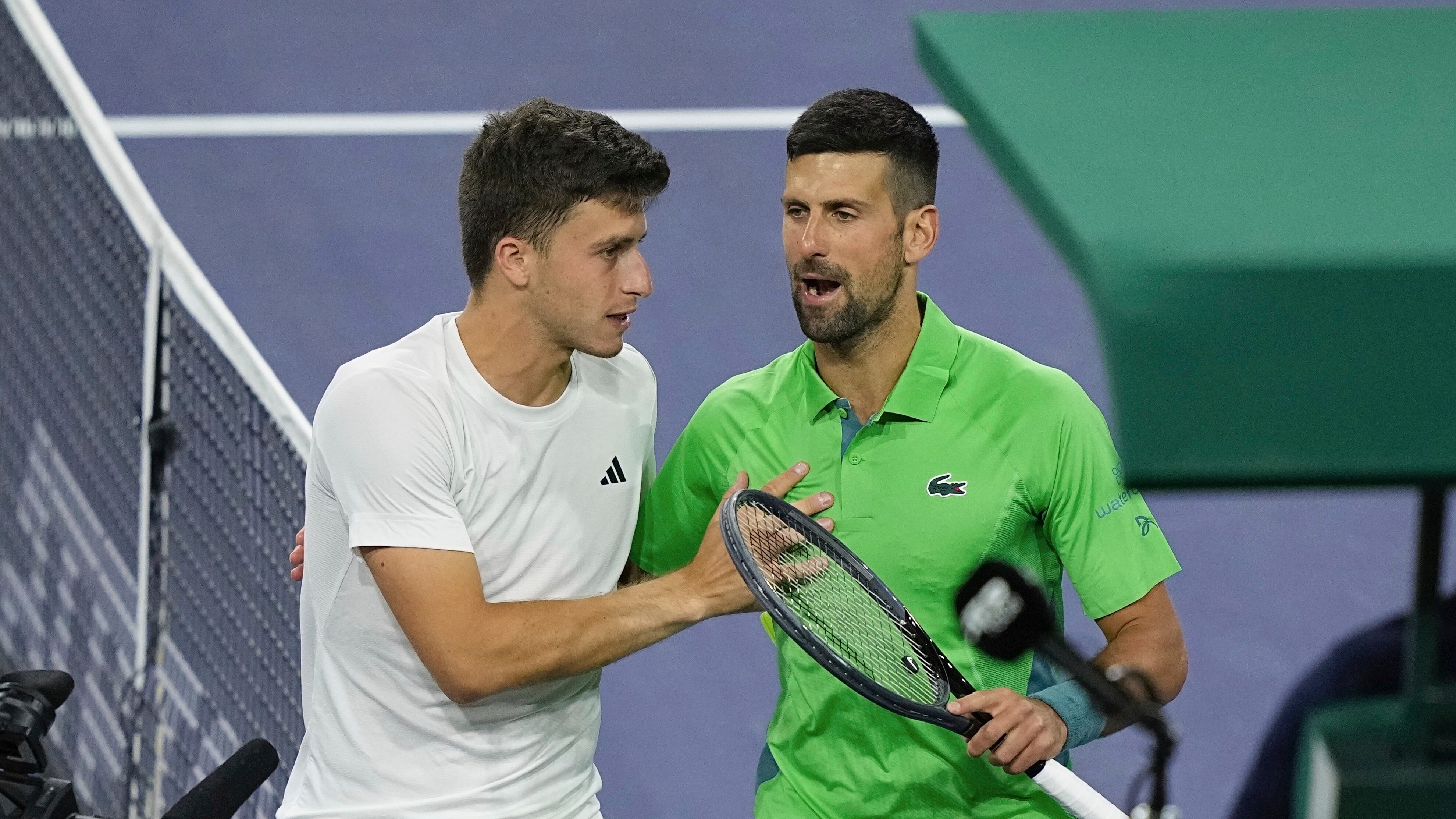 Tennis, impresa di Luca Nardi: batte Novak Djokovic in tre set