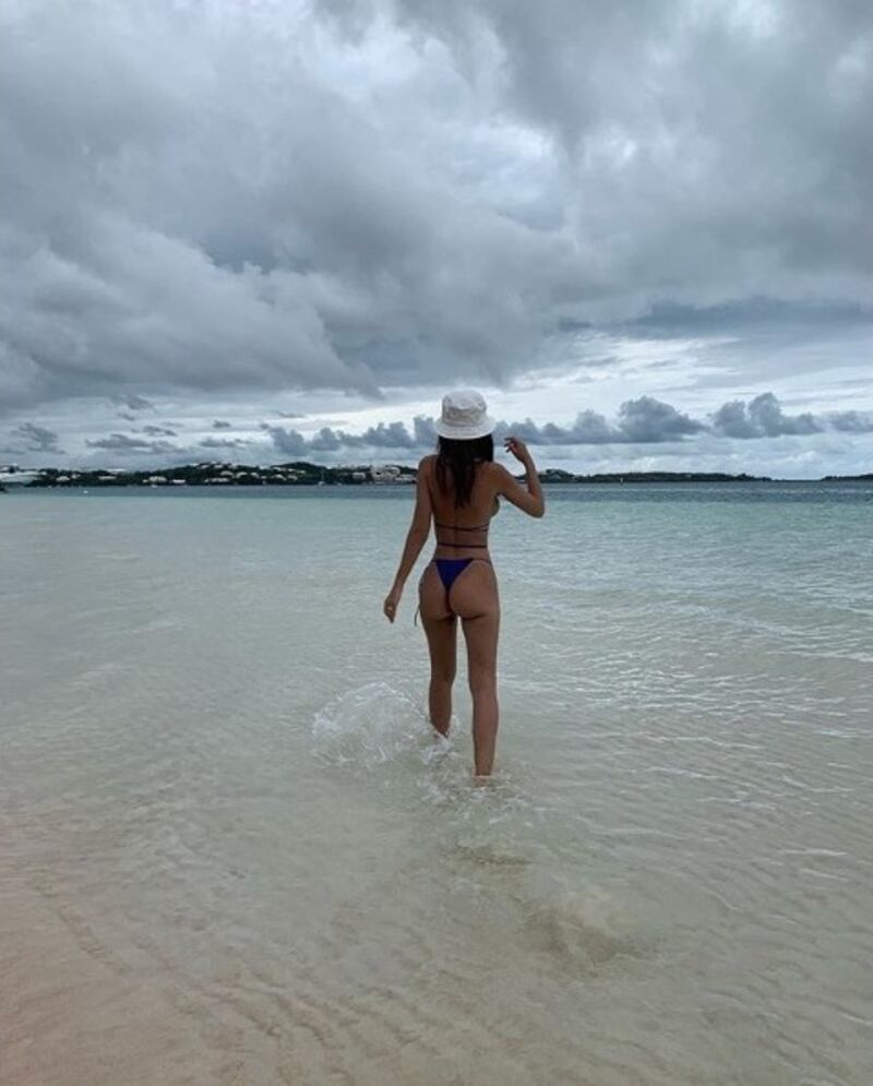Emily Ratajkowski conquista le Bahamas 1
