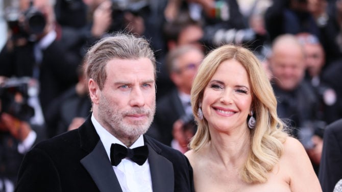 L'indiscrezione: "John Travolta ha tentato di rianimare il figlio invocando uno spirito"