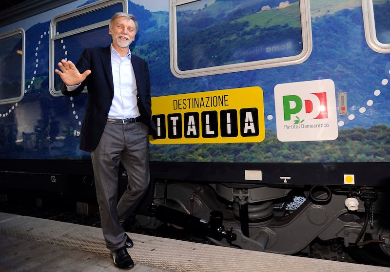 Parte il treno del Pd 10