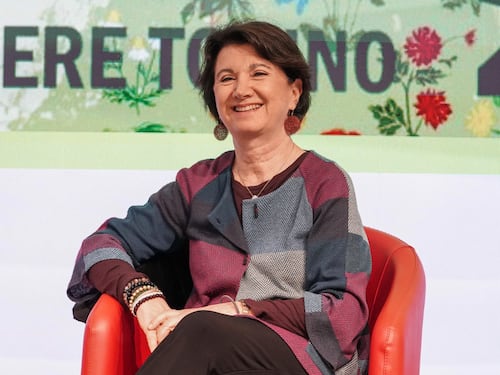 "Surreale, riveda il video". Roccella smonta i deliri di Schlein sulla protesta