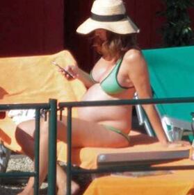 Da Kim Kardashian a Elisabetta Canalis, i pancioni del 2015 43