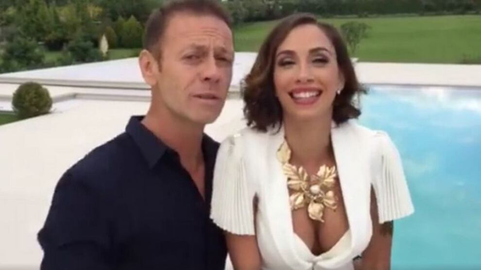 Isola dei Famosi, la battuta hot di Malena: "Sono tutta bagnata"