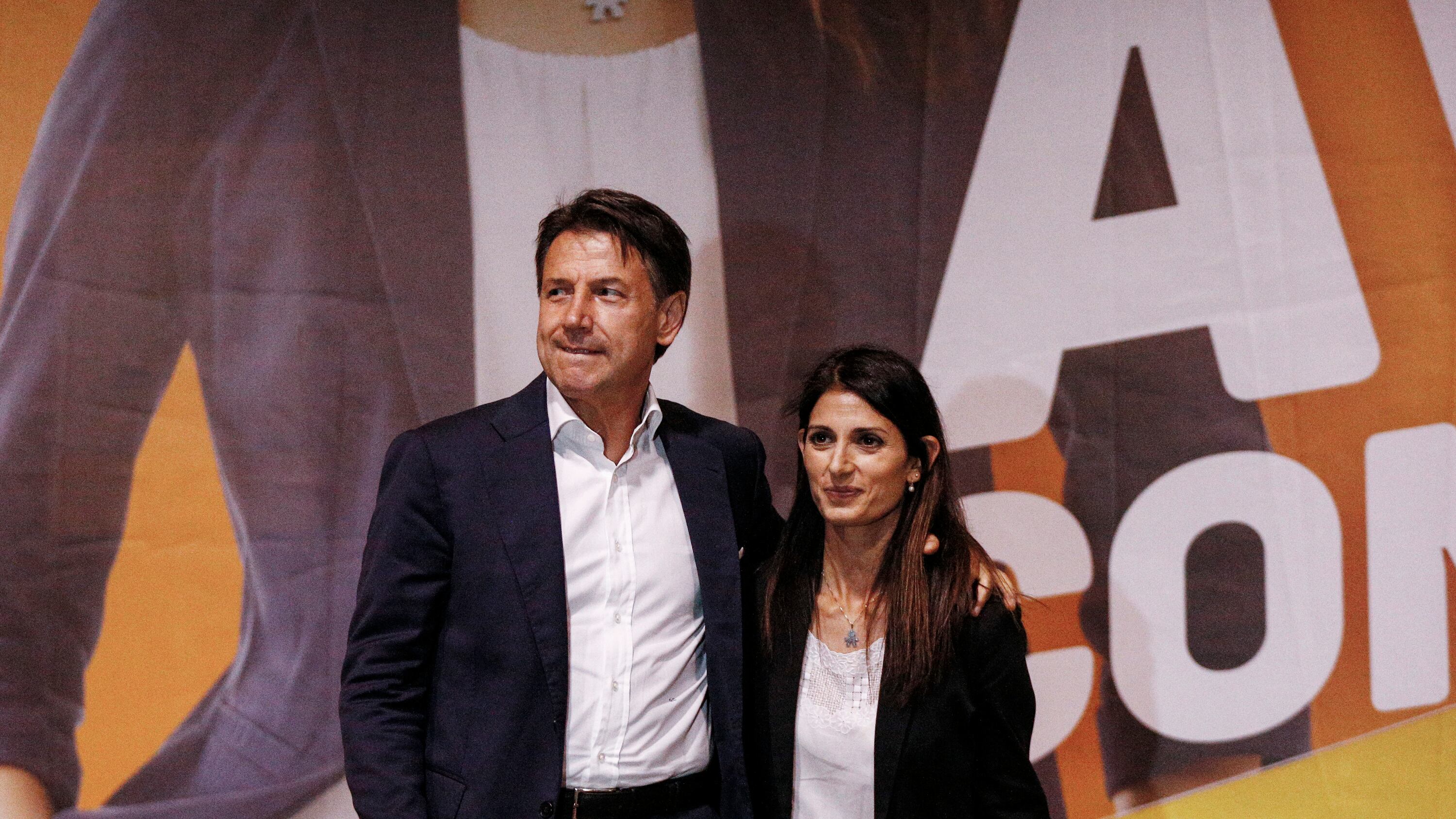 Conte e Raggi in guerra per il seggio di Gualtieri. L'ex sindaca vuole la poltrona come "risarcimento"