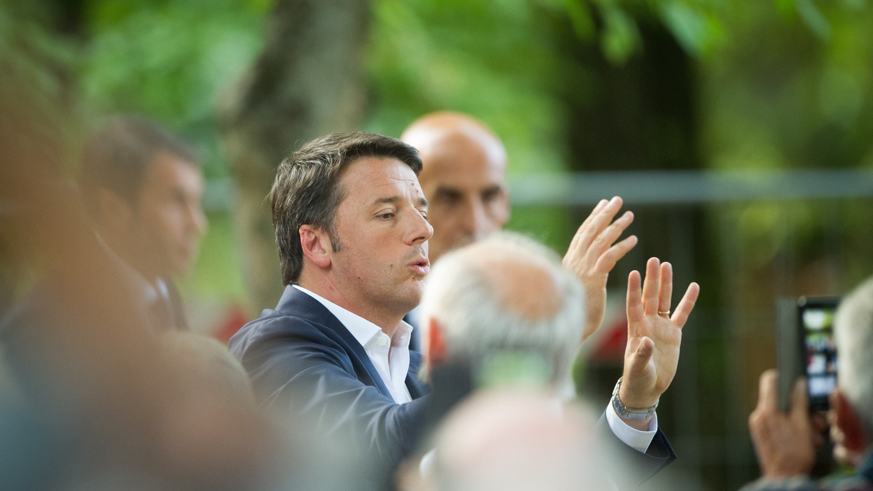 Referendum, scontro nel Pd Renzi: "C'è chi vuole perdere"