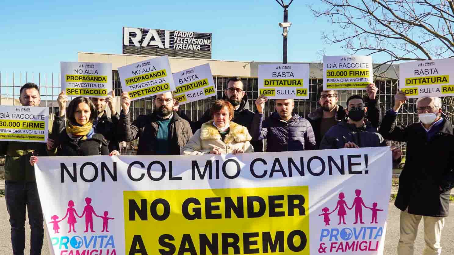 "Canone Rai tassa occulta per le associazioni Lgbt": scoppia la protesta