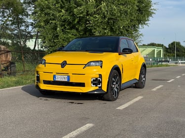 Renault 5 E-Tech: guarda la gallery della nuova elettrica dal design iconico 3