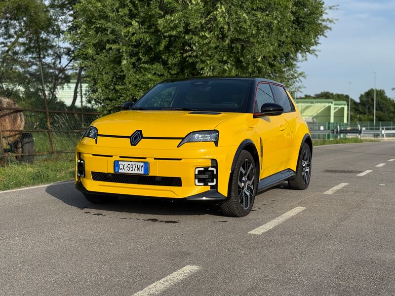Renault 5 E-Tech: guarda la gallery della nuova elettrica dal design iconico 3
