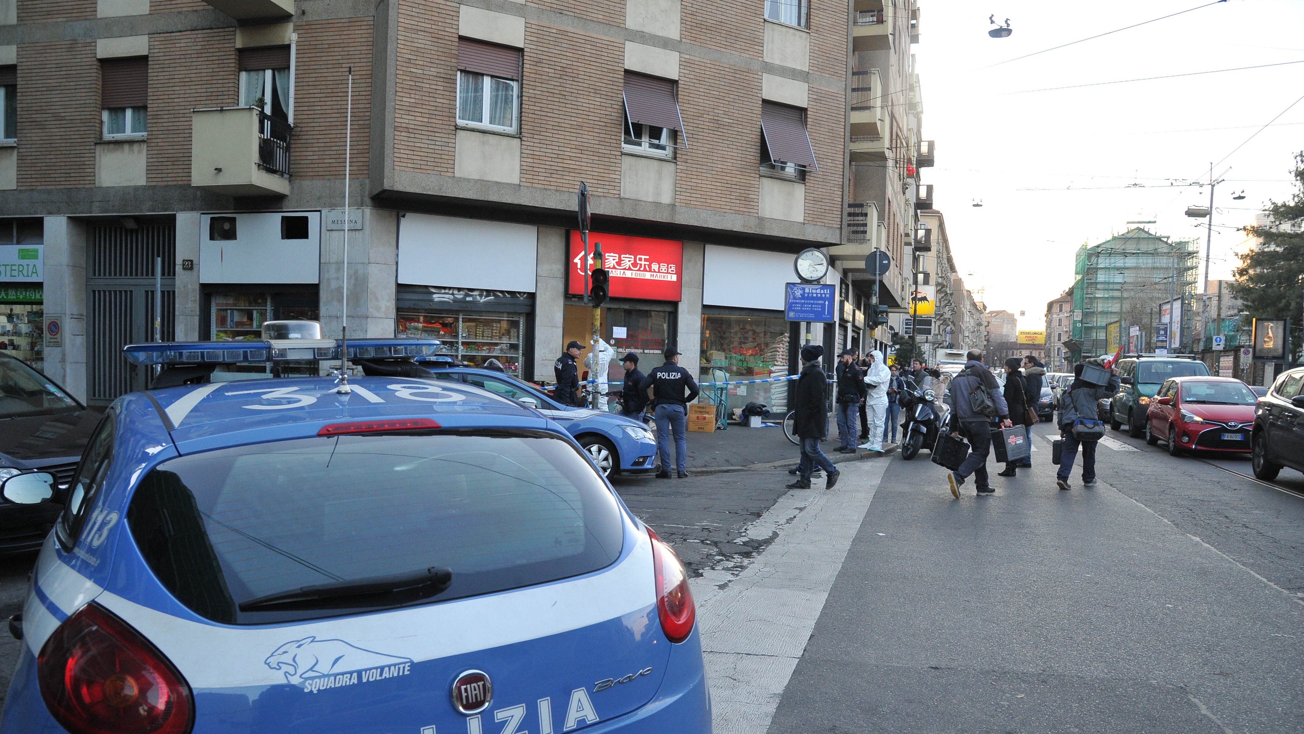 Una commessa cinese accoltellata a morte Si cerca l'ex compagno