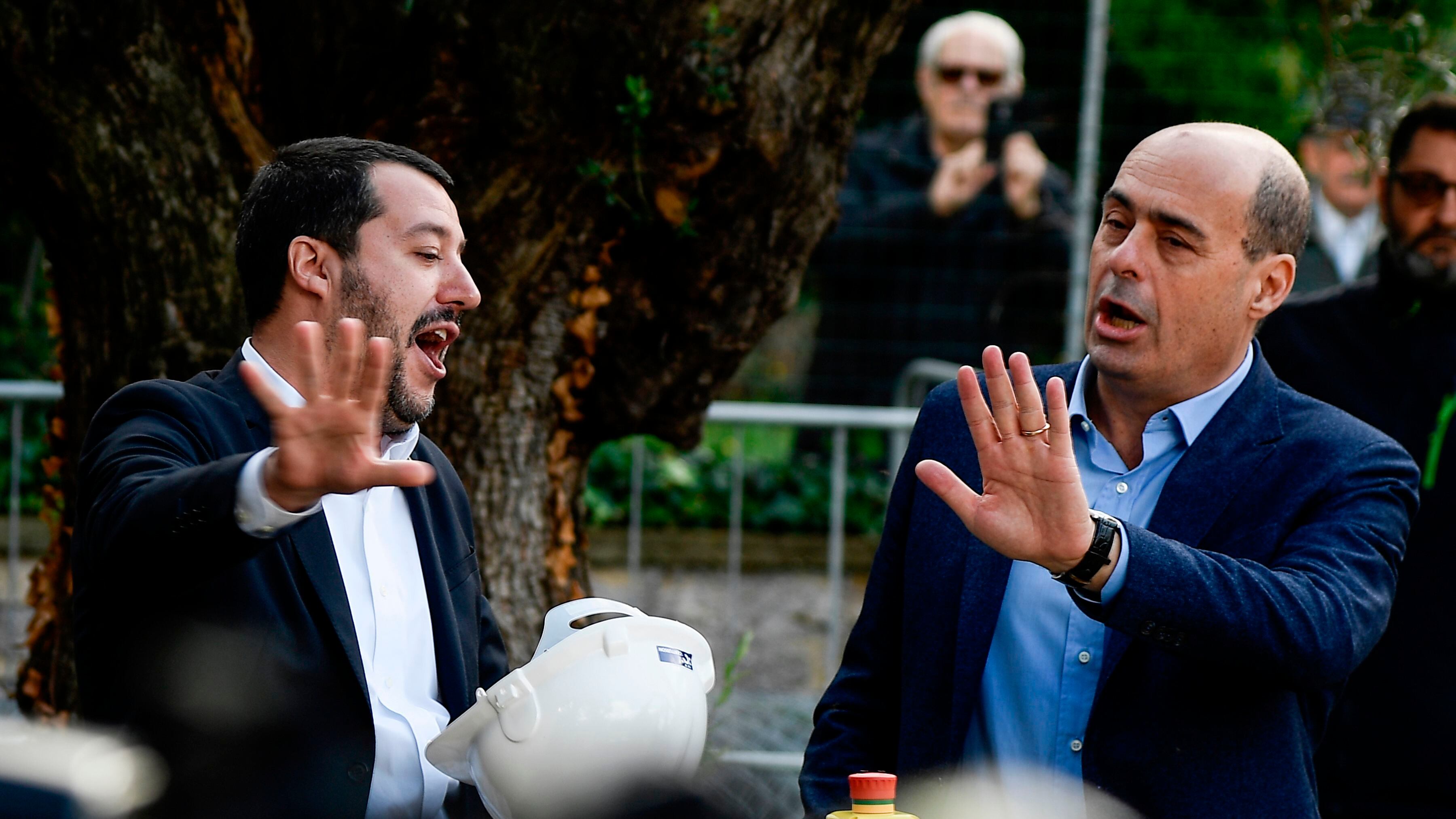 Zingaretti: "Odio collante della Lega". E Salvini risponde agli insulti
