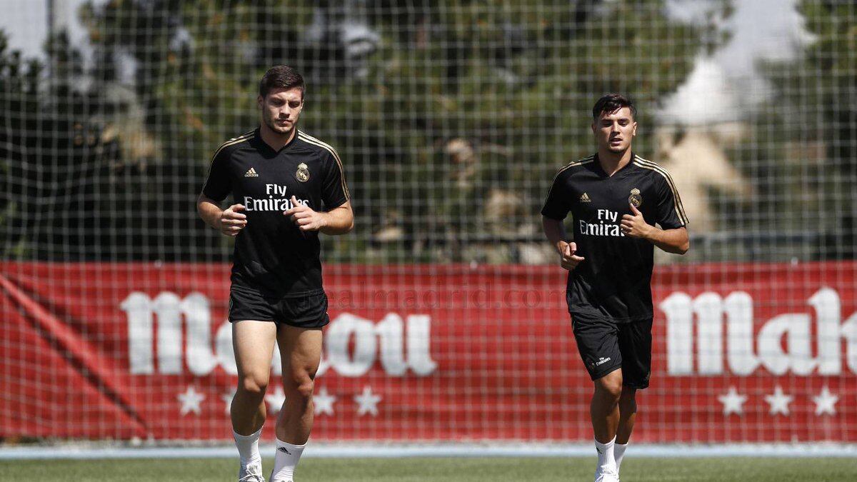 Jovic scappa dalla quarantena, la Serbia lo avverte: "Ne risponderai"