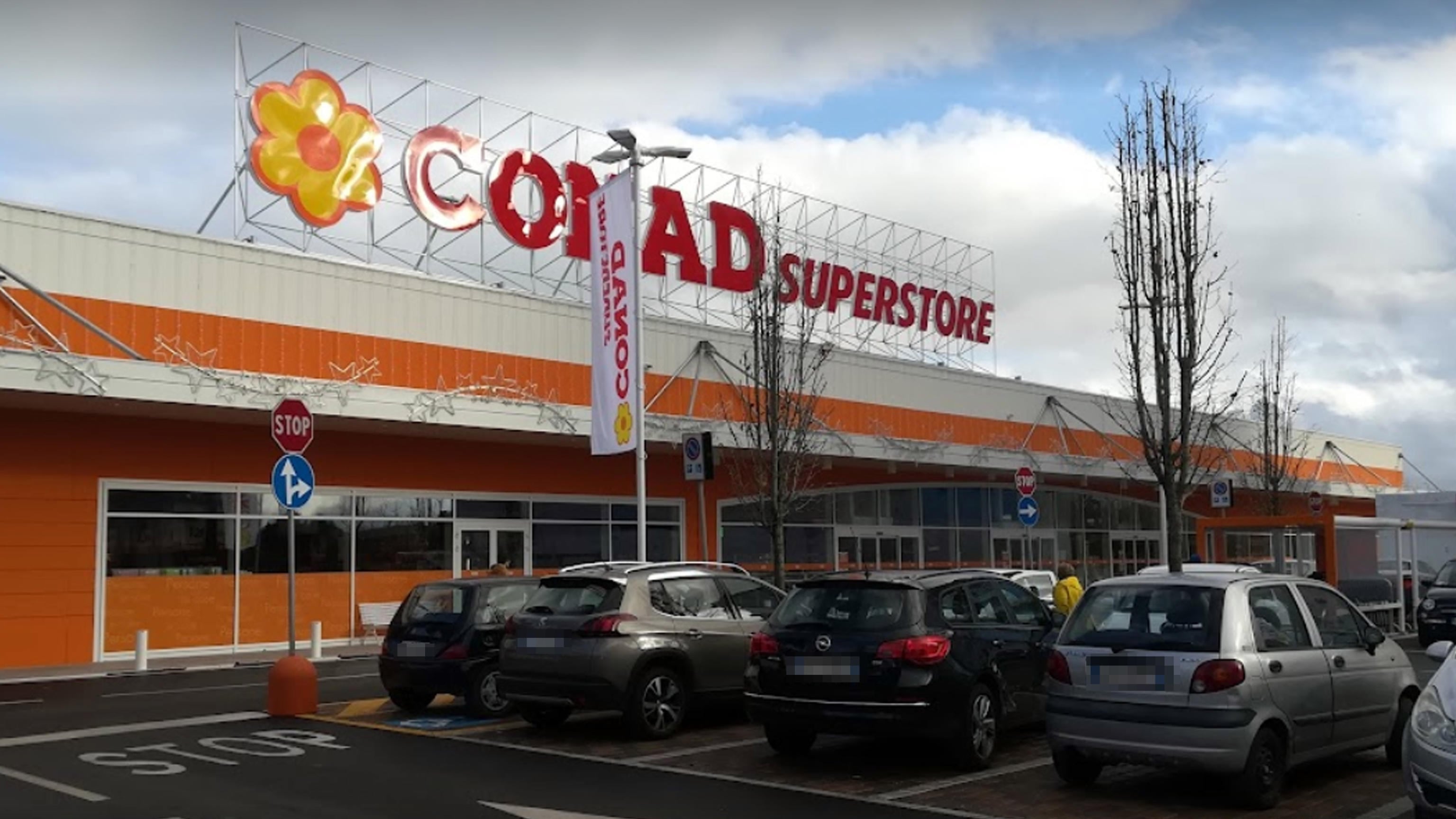Patto corruttivo dietro l'affare Conad-Auchan, nove indagati