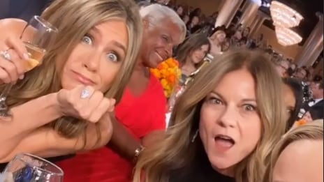 Come Jennifer Aniston e Reese Witherspoon hanno "scroccato" da bere a Jay-Z e Beyonce ai Golden Globe