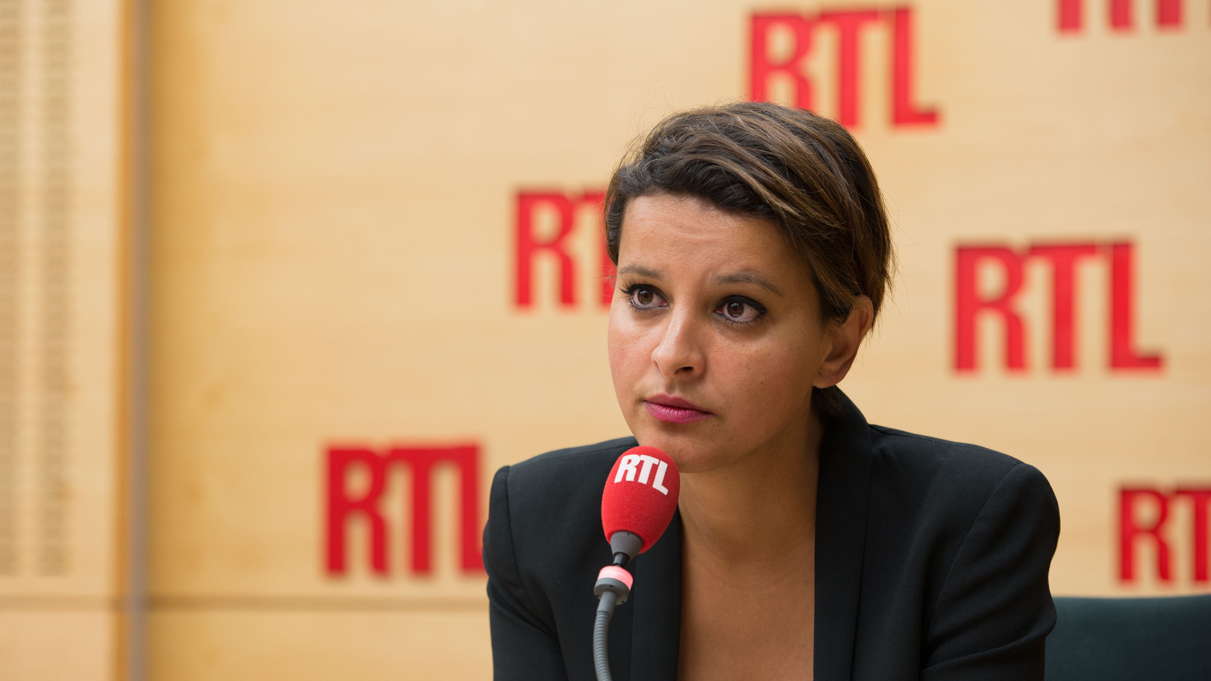 Polemica in Francia: ministro dell'educazione non replica a dichiarazioni estremiste