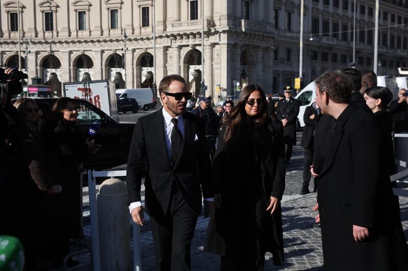 ddio a Valentino: Roma si ferma per l’ultimo saluto al re della moda, tra vip e istituzioni 7