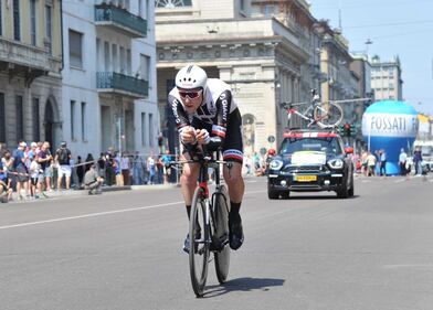 Ultima tappa del Giro d'Italia, i tifosi in attesa a Milano 10