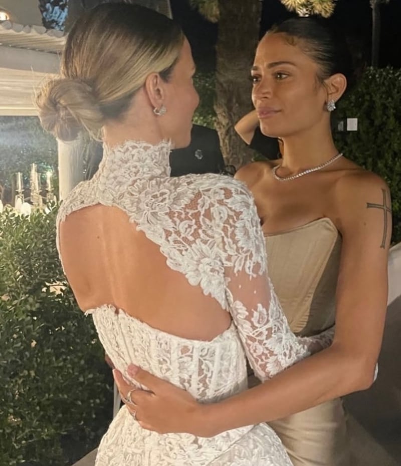 “Quello che ho sempre voluto”. Diletta Leotta e il matrimonio con Loris Karius alle Isole Eolie 16
