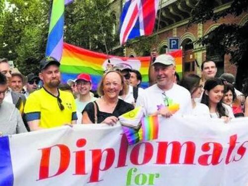L'Ungheria sfida l'Ue sul Pride. Orbán a Ursula: "Come Breznev"