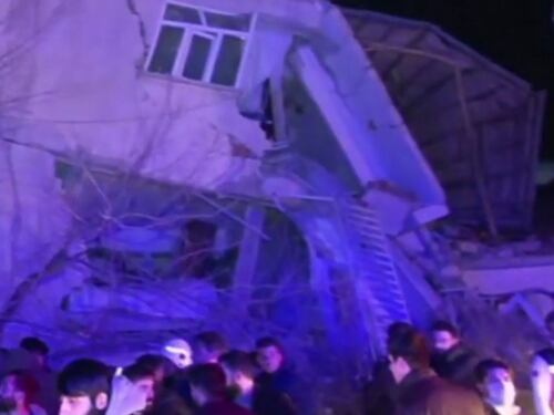 Forte scossa di terremoto in Turchia, almeno 14 vittime