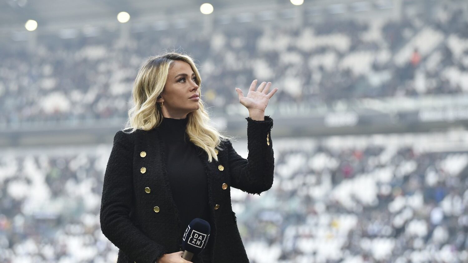 Si finge il fidanzato di Diletta Leotta e prova ad entrare nel suo hotel