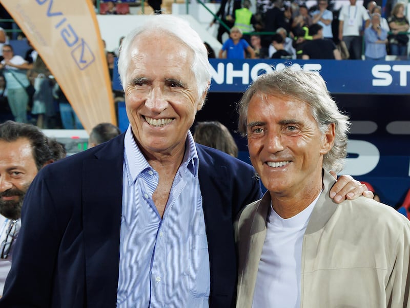 Nazionale, 500 euro per trasmettere in diretta le prime parole del ct Roberto Mancini in diretta: bufera sulla Figc