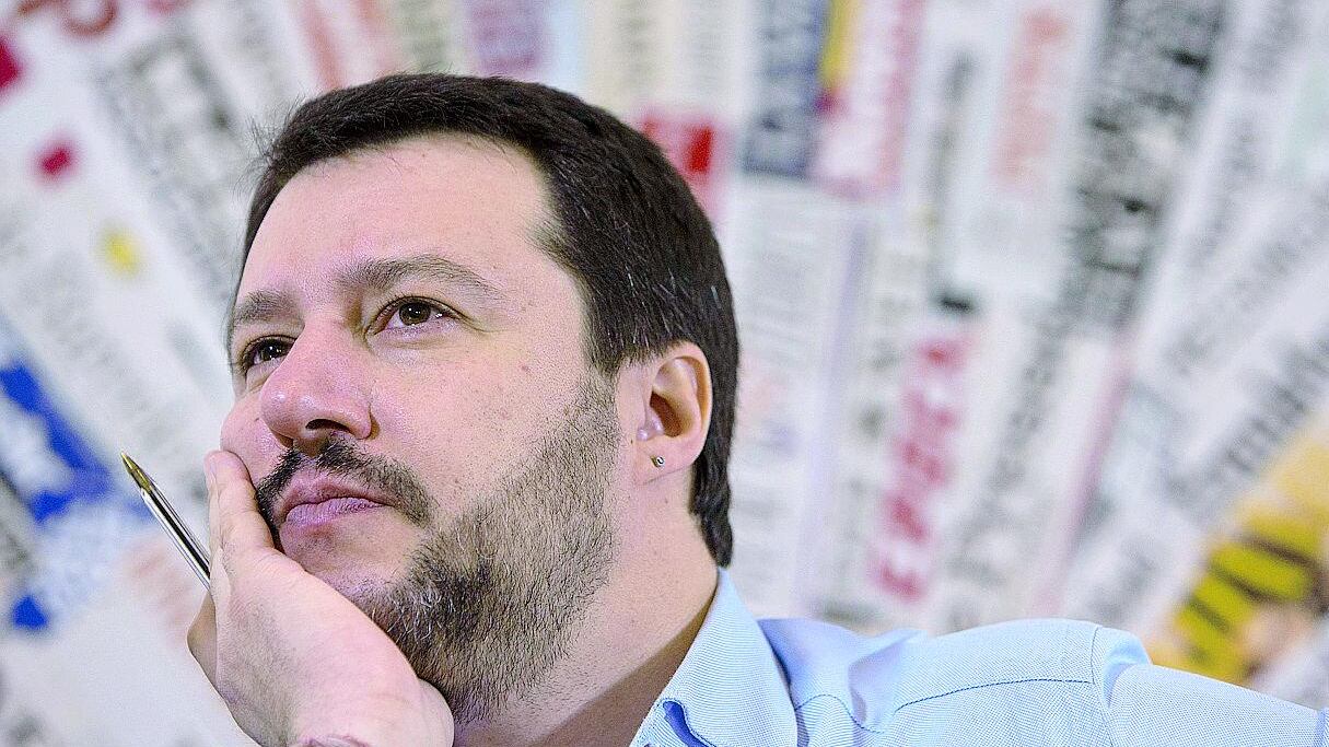«Fanno le pulci a Maroni ma guardino in Comune»