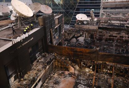 Incendio in un ristorante di Mumbai 1